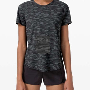 Lululemon Rise and Run Short Sleeve
Sequoia Camo Print Deep Coal Black
